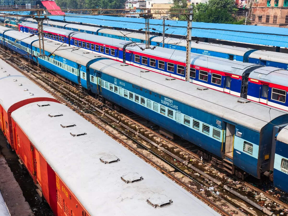 Trains in Delhi Trains in Delhi