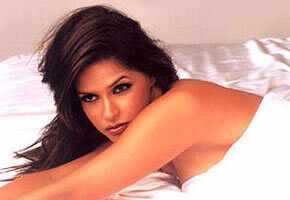 The most shocking Bollywood controversies of 2011