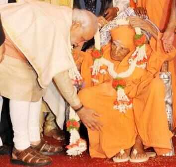 BJP bigwigs attend BSY granddaughter's wedding