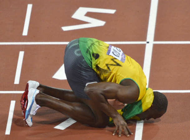 Bolt wins 200m gold in London Olympics