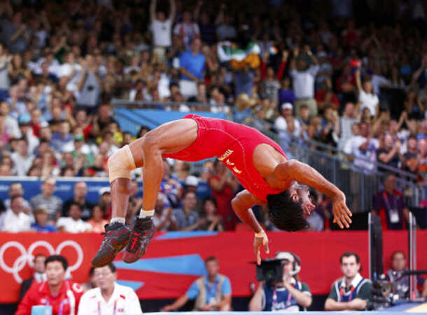 Yogeshwar Dutt wins bronze
