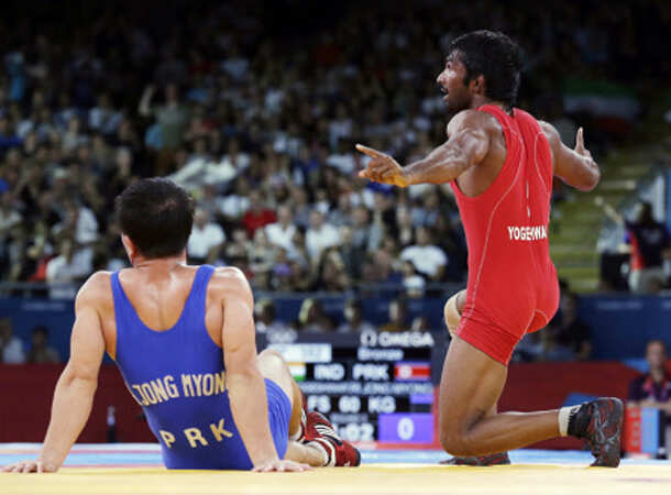 Yogeshwar Dutt wins bronze
