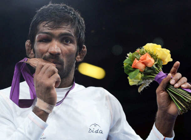 Yogeshwar Dutt wins bronze