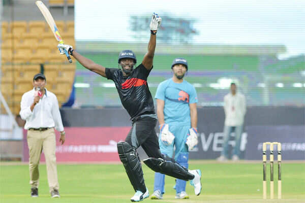 When Bolt beats Yuvraj in cricket