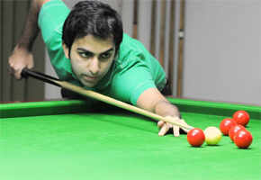 Pankaj Advani stuns Gilchrist to clinch World Billiards title