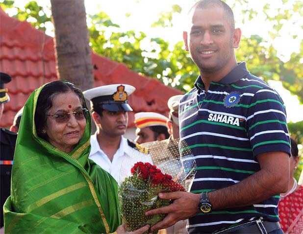 Captain cool Dhoni goes bald