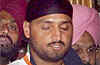 Harbhajan keeps promise, meets school girls