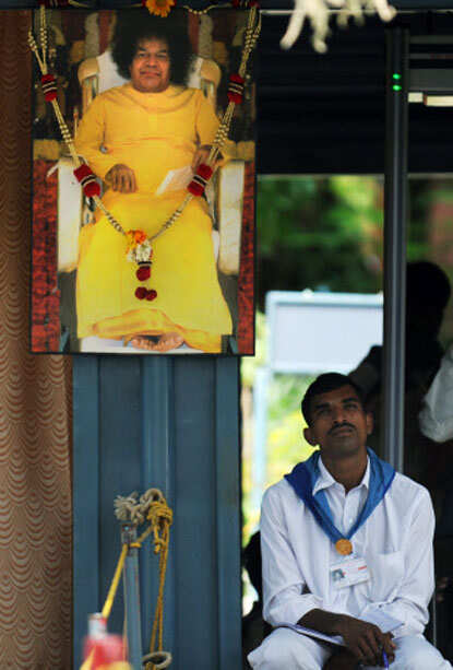 Devotees mourn Baba's death