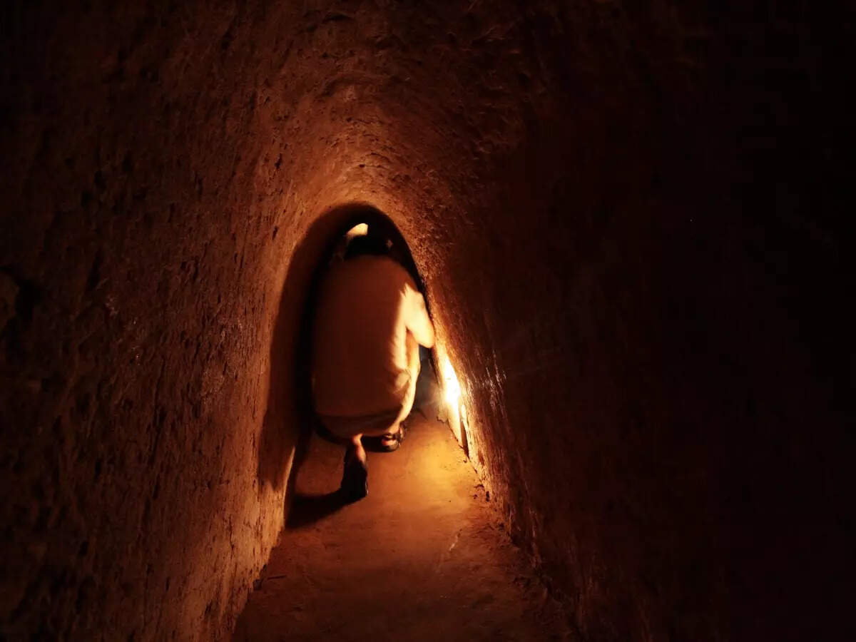 Narrow tunnel of Cu Chi Tunnels