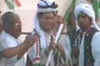 Rahul mingles with tribals in Gujarat