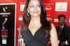 Aishwarya, Priyanka bag youth icon awards
