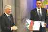 Obama accepts Nobel Peace Prize, says war sometimes necessary