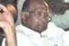 Pawar meets Bal Thackeray, bats for Oz players