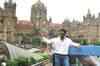 Abhishek Bachchan's bus ride for 'Raavan'