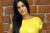 Farah gifts an item number to Katrina!