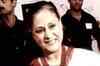 Mom Jaya comes to Abhishek's rescue