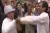 Fans go crazy over Dharmendra's Yamla Pagla Deewana