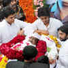 Family bids tearful adieu to Vilasrao
