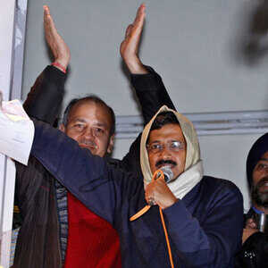 Arvind Kejriwal quits over Jan Lokpal Bill